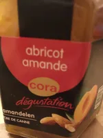 Preparation d'abricots et d'amandes