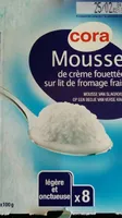 Mousse de crème fouettée sur lit de fromage frais