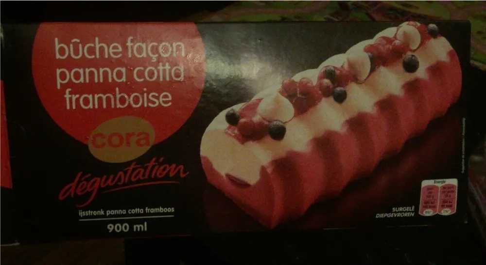 Buche façon panna cotta framboise