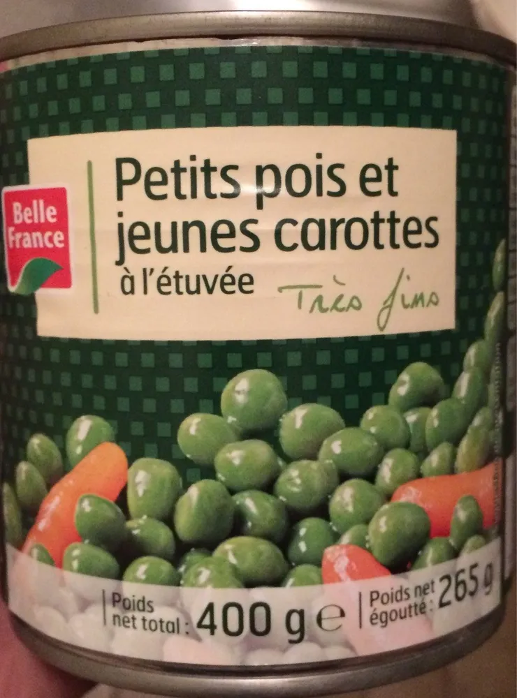 Petits pois et jeunes carottes à l'étuvée très fins