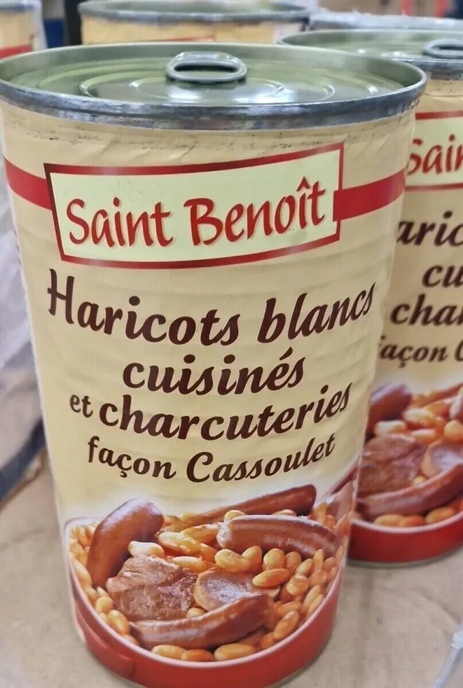 Haricots blanc cuisinés et charcuteries