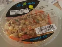 Salade de boulgour, cacahuetes et amandes