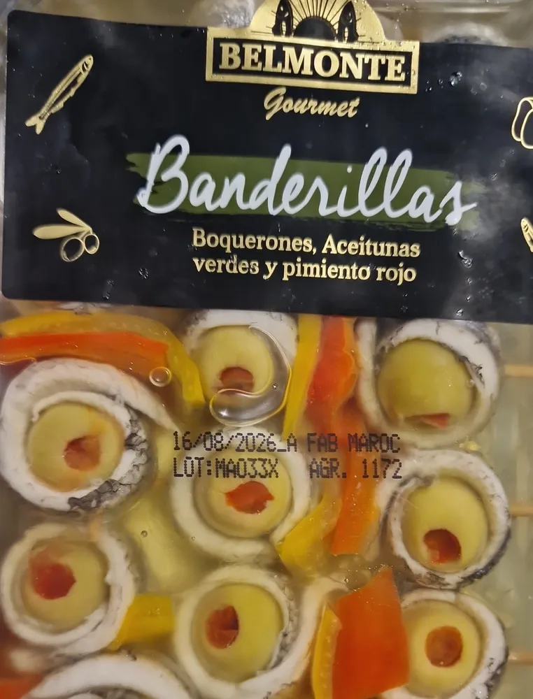 Banderillas de boquerones, aceitunas verdes y