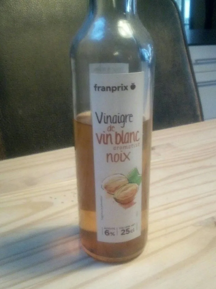 Vinaigre de vin blanc aromatisé noix 6%