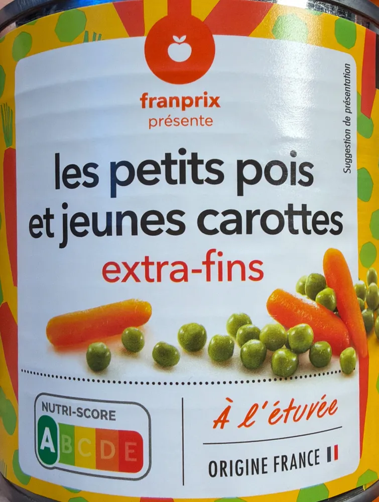 Petits pois et jeunes carottes à l'étivée