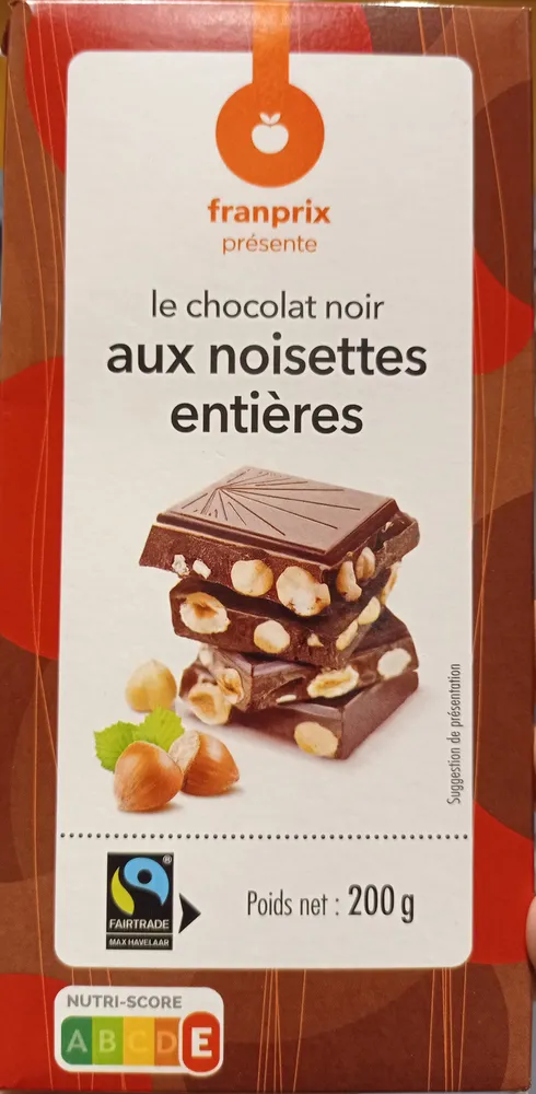 Le chocolat noir aux noisettes entières