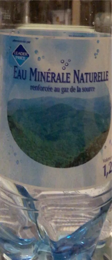 Eau minérale naturelle renforcée au gaz de la source