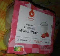 Le yaourt au lait entier saveur fraise