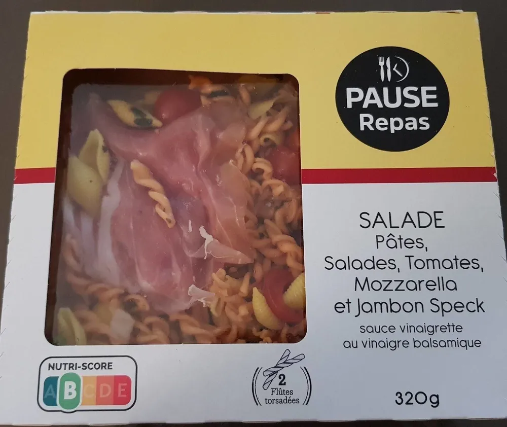 Salade pâtes, tomates, mozzarella, speck