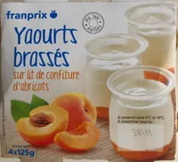 Yaourts brassés sur lit de confiture d'abricots