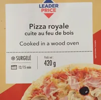 Pizza royale cuite au feu de bois