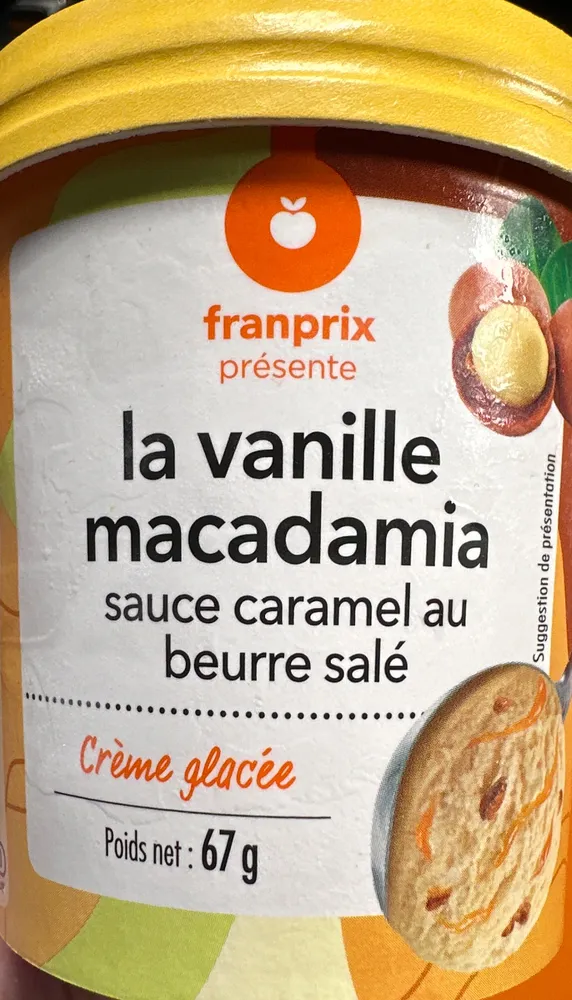 Glace vanille macadamia, sauce caramel beurre salé