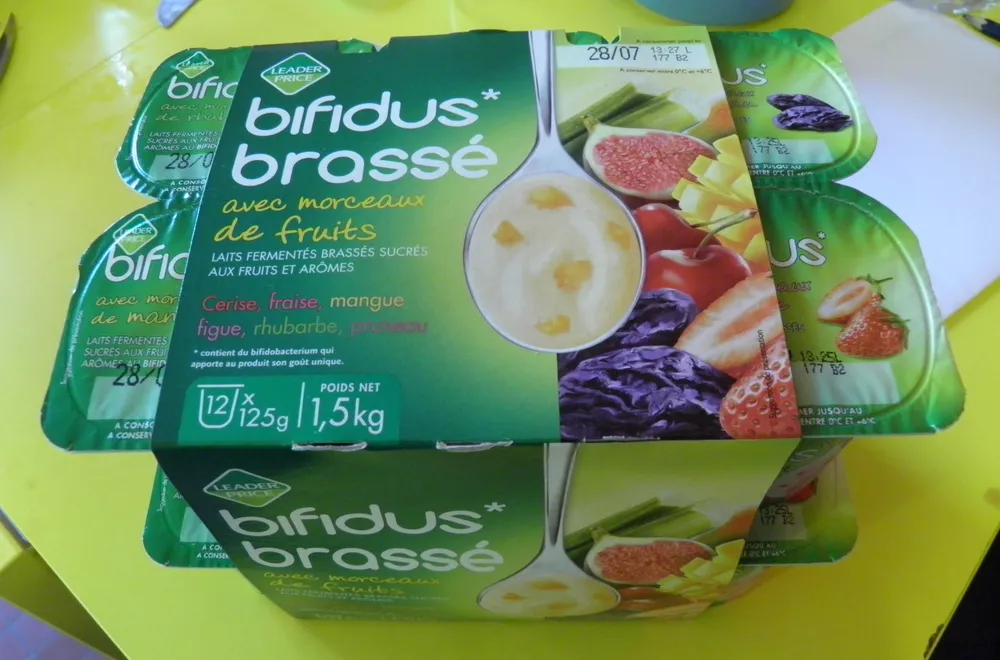 Bifidus brassé avec morceaux de fruits (cerise, fraise, mangue, figue, rhubarbe, pruneau)