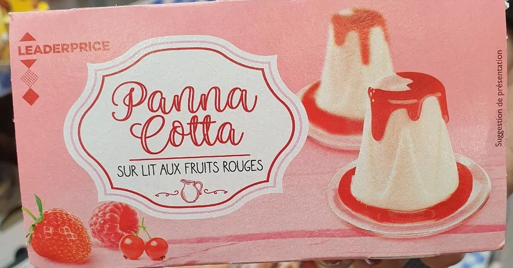 Panna cotta sur lit aux fruits rouges
