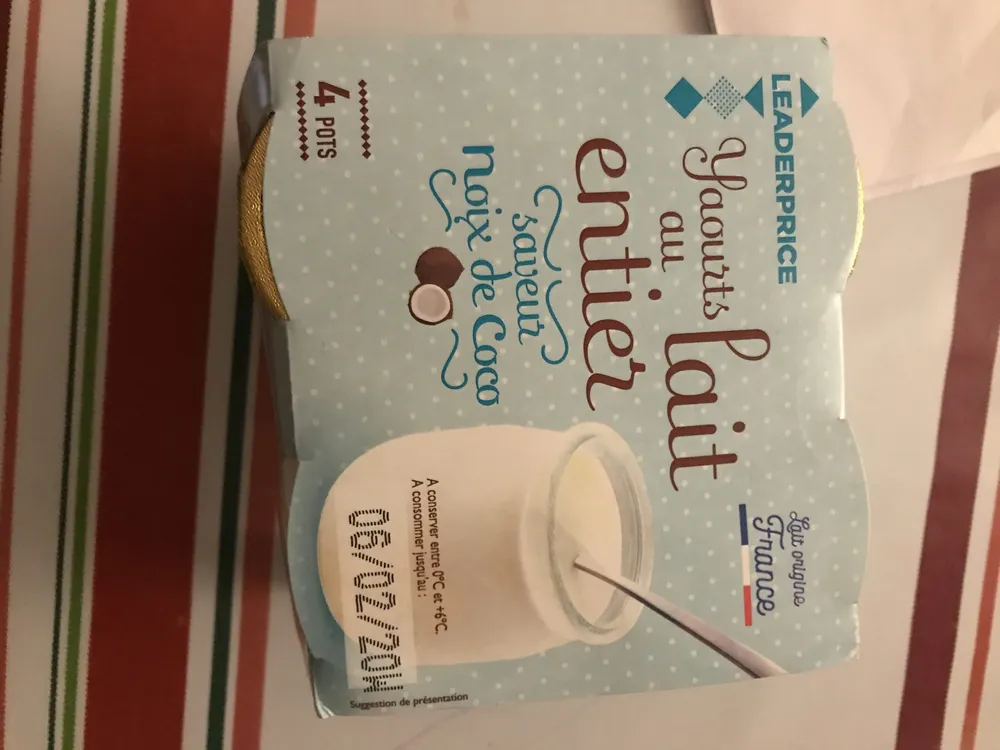 Yaourts au lait entier saveur noix de coco