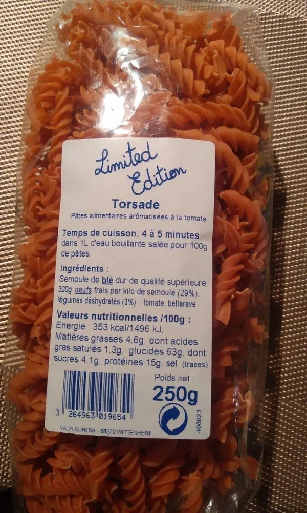 Pâtes alimentaires aromatisées à la tomate