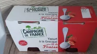 Yaourt a la grecque sur lit de Fraise