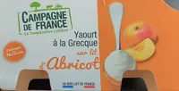 Yaourt à la grecque sur lit d abricot