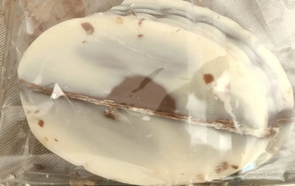 Poule chocolat lait décoré