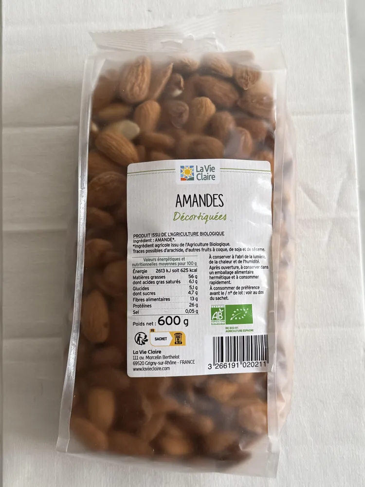 AMANDES DECORTIQUEES
