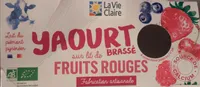 Yaourt brassé sur lit de fruits rouges
