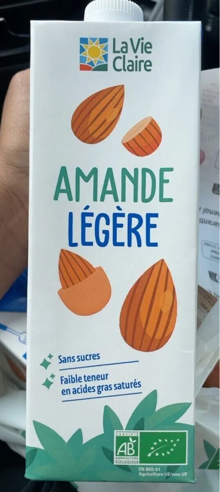 AMANDE LÉGÈRE