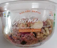 Salade : quinoa blanc, pois chiche, carotte, chou rouge