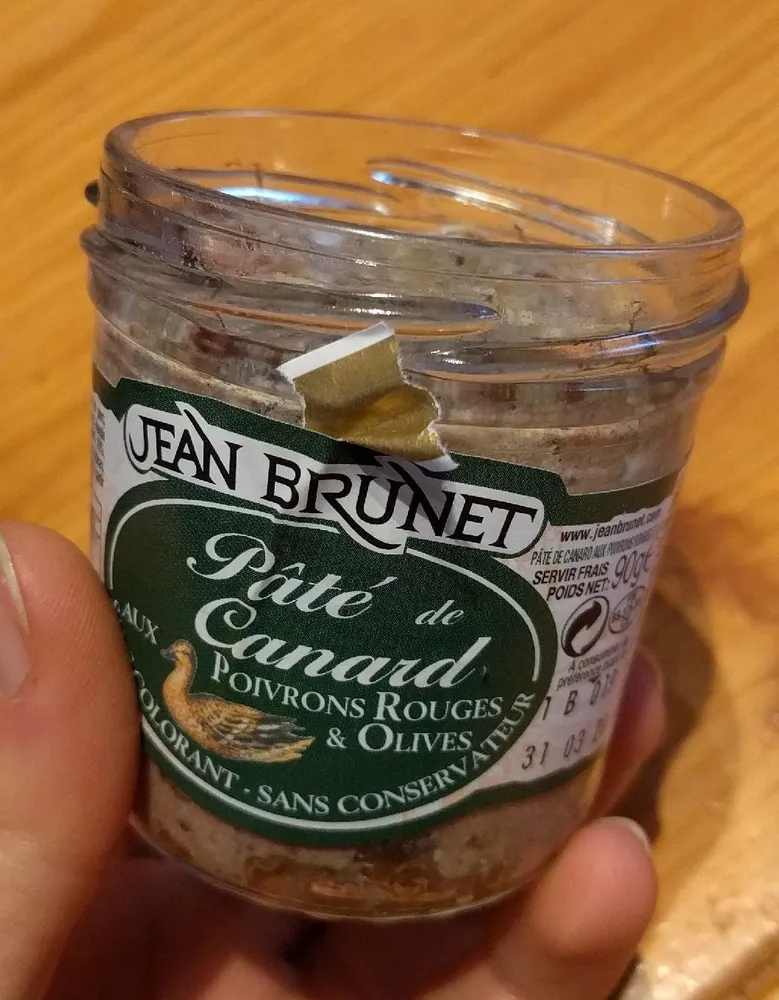 Pâté de canard aux poivrons rouges et olives
