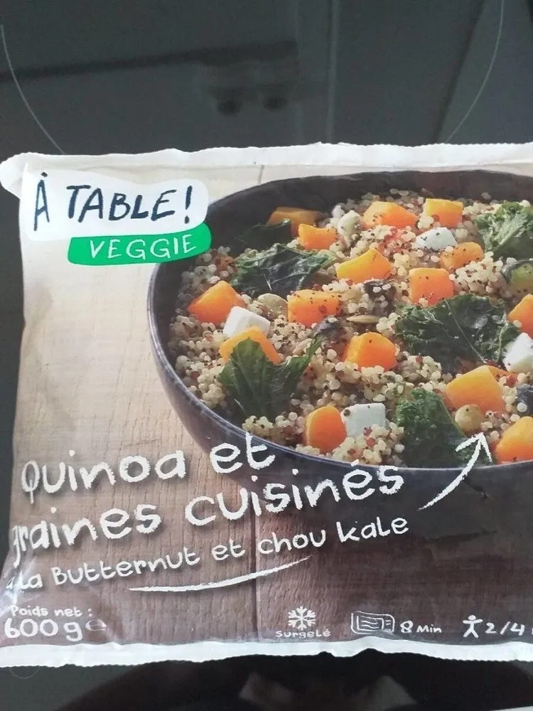 Quinoa et graines cuisiner à la butternut et chou kale