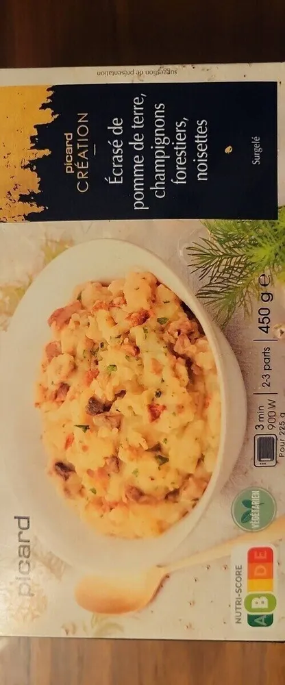 Écrasé de pomme de terre, champignons forestiers, noisettes.