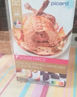 Pintade farcie farce aux pommes caramélisées et aux pruneaux