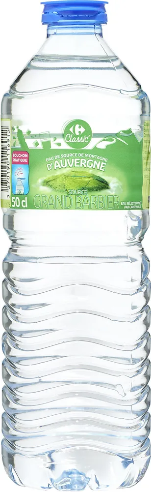 Eau de source de montagne d'auvergne