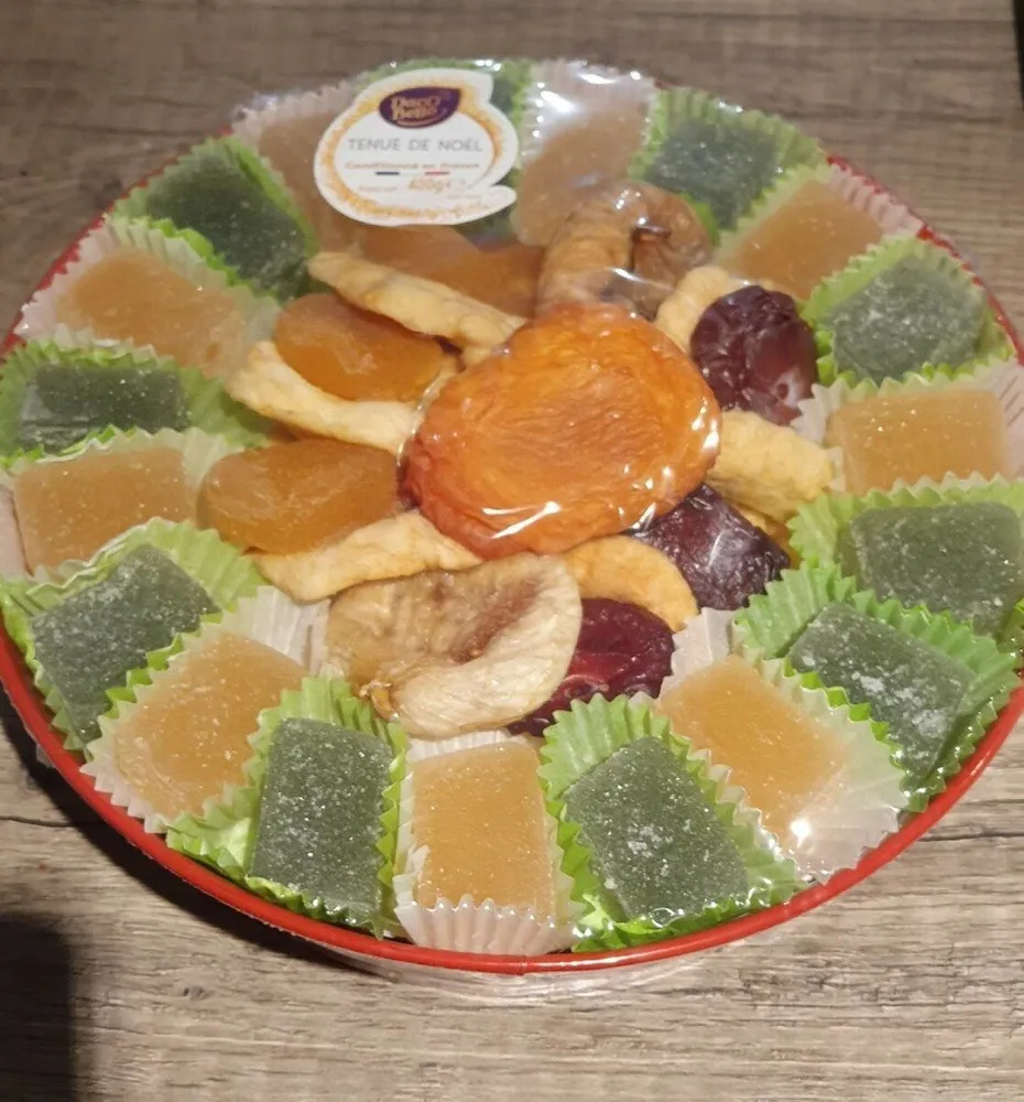 Tenue de noel assortiment de pâtes de fruit
