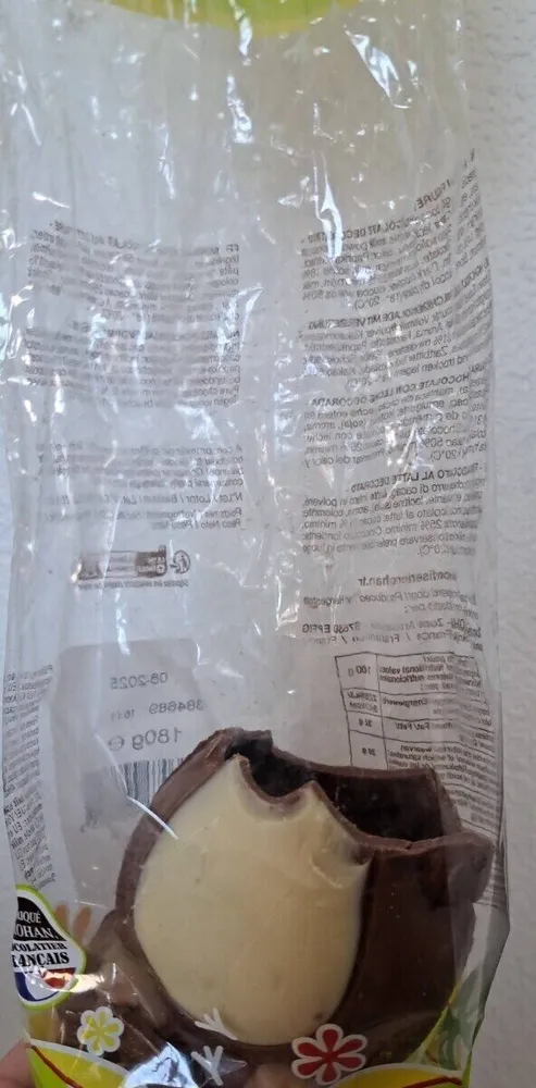 Moulage de chocolat au lait décoré