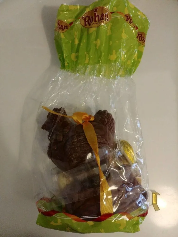 Moulage de chocolat au lait décoré