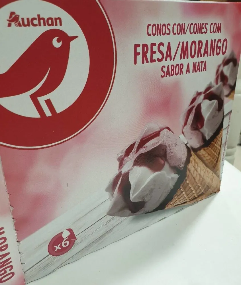 Conos con fresa sabor a nata