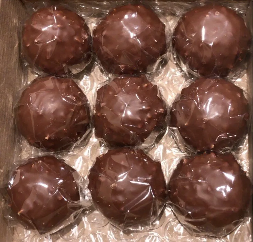 Chocolat au lait fourré au praliné