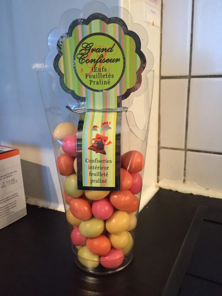 Oeufs feuilletés praliné