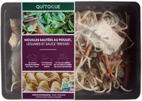 Nouilles sautées au poulet, légumes et sauce teriyaki