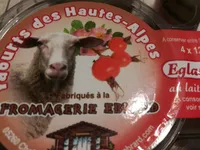 Yaourts au lait de brebis a l'eglantine FROMAGERIE EBRARD