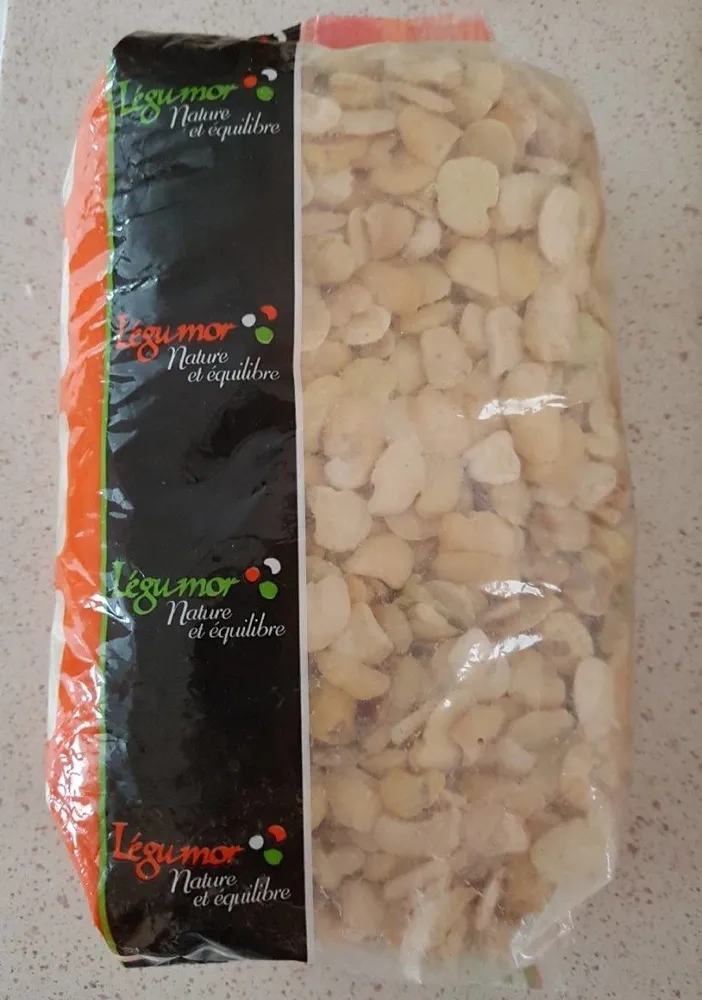Fèves cassées