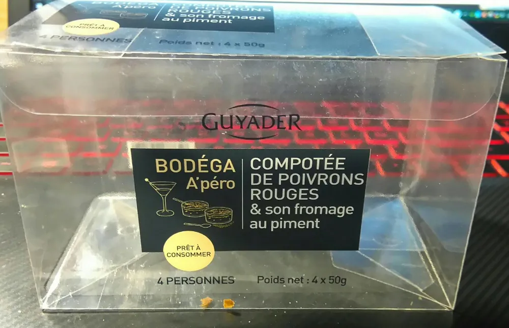 Compotée de poivrons rouges et son fromage au piment