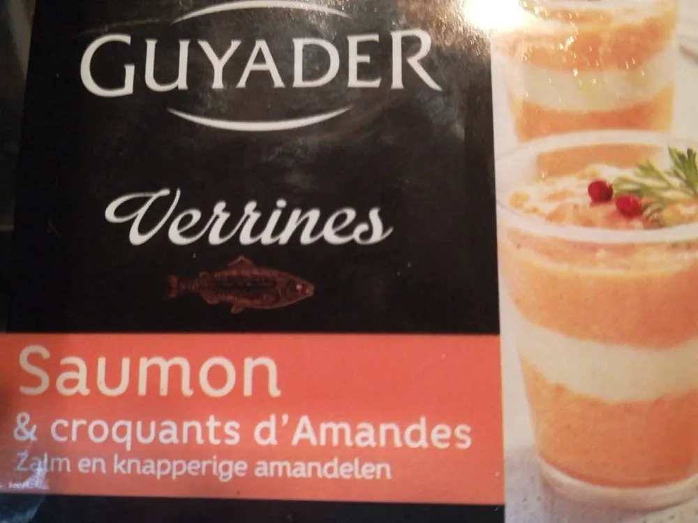 Verrines saumon croquants amandes