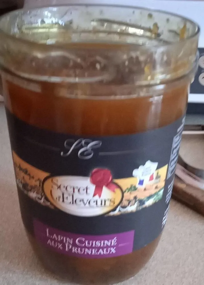 Lapin cuisiné aux pruneaux