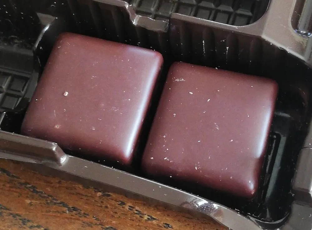 Dômino fourrés pâte d'amande