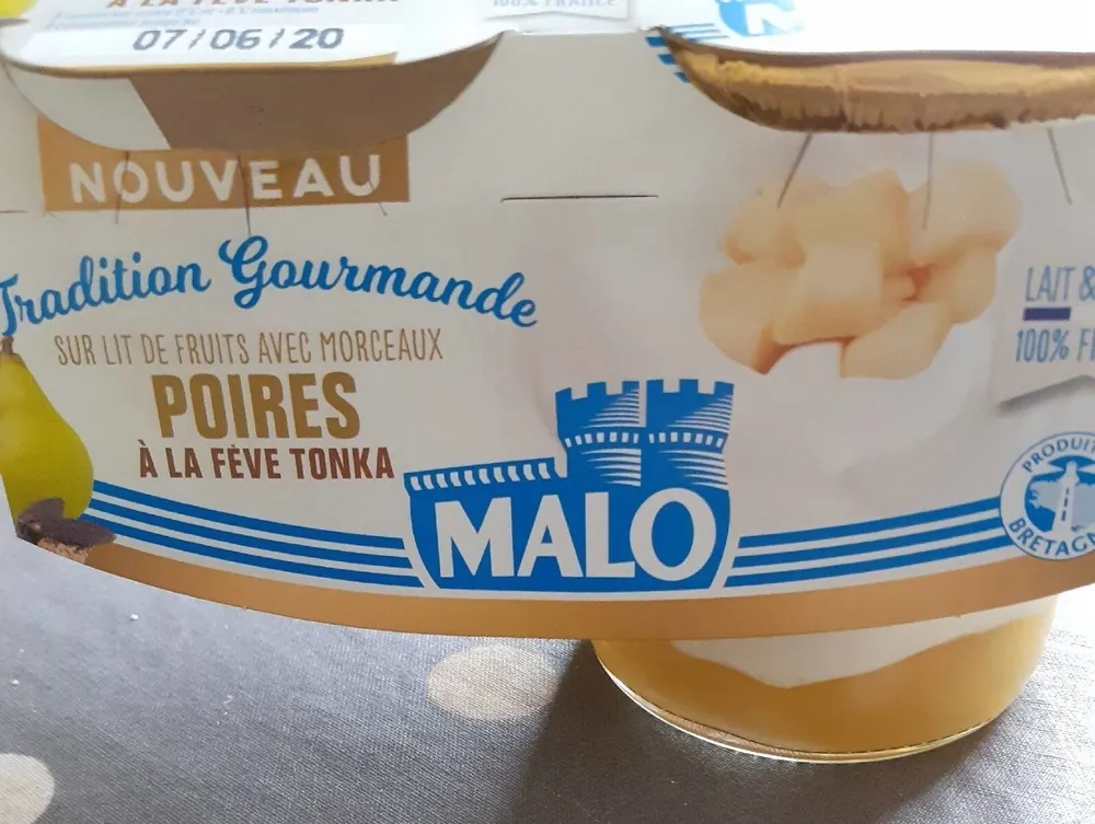 Yaourt lait entier sur lit de poire et fève tonka