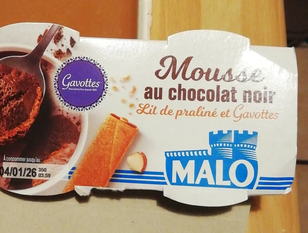 Mousse au chocolat noir sur lit de pralinée gavottes