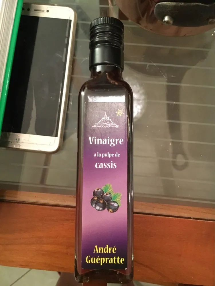 Vinaigre a la pulpe de Cassis