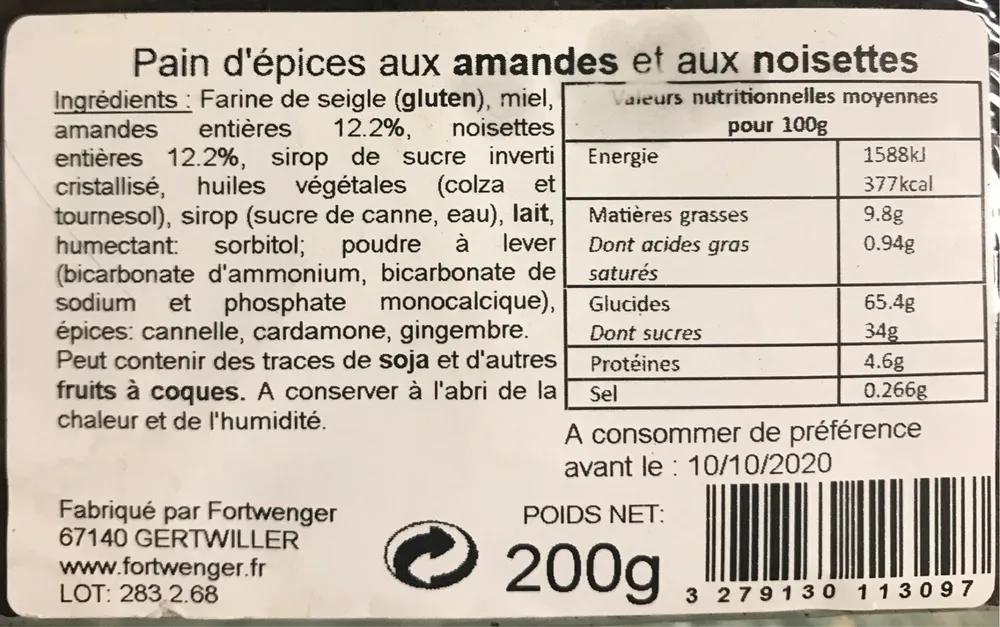 Pain d'épices aux amandes et à la noisette
