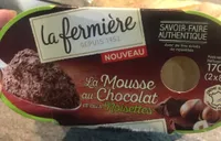 La mousse au chocolat et aux noisettes